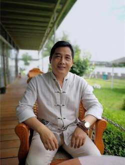 許學仁：書法教師