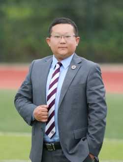 崔勃/總務處主任/音樂教師